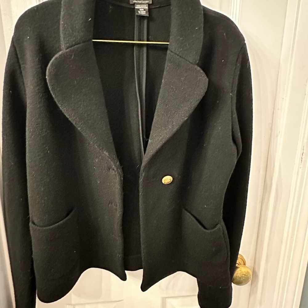 Lord & Taylor 100% Merino Wool blazer. Vintage, date-night, business casual - Picture 2 of 6